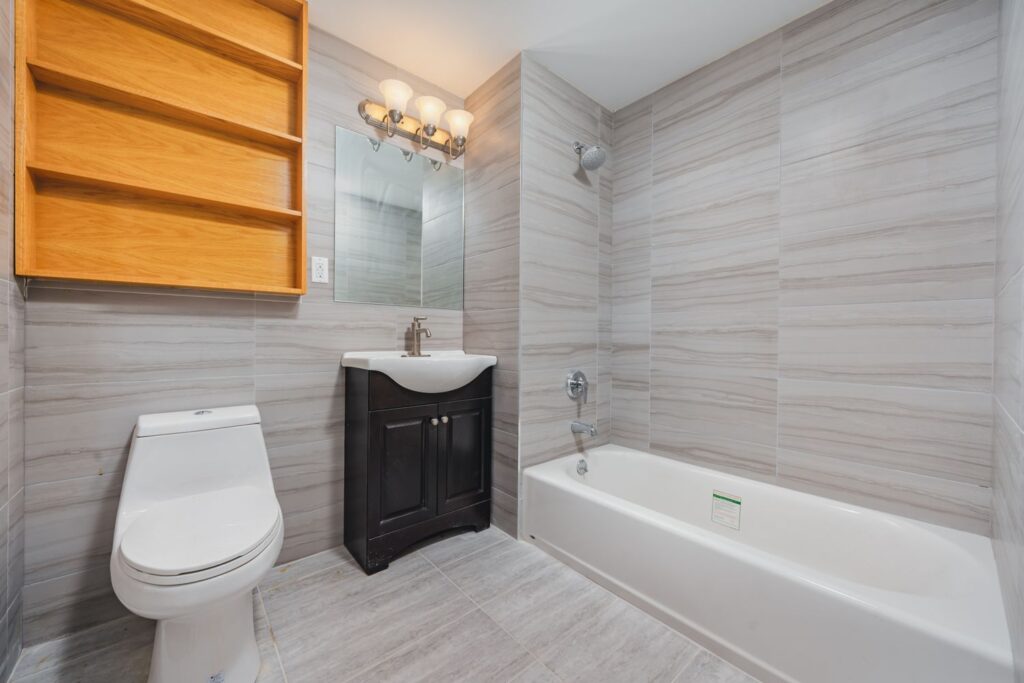 16 Bay 25th St, Unit 4B